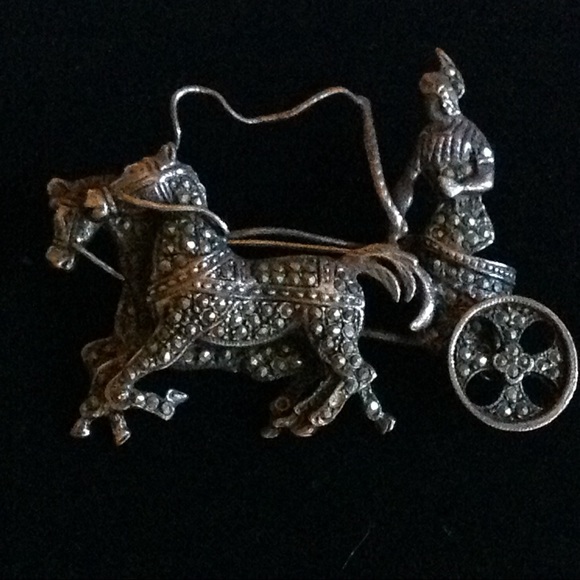 925 Silver Marcasite Articulated Roman Chariot Brooch - Picture 1 of 8